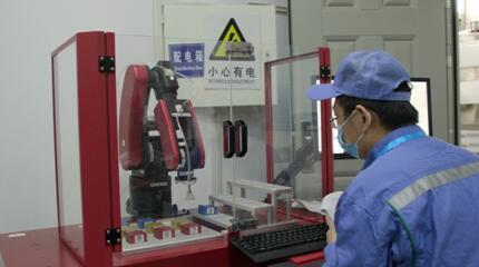 百年老字号的技术自觉 电工学机器人编程，匠心与智创的交响